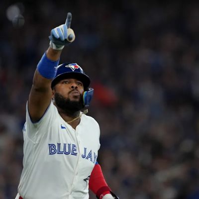 Guerrero hits 6th postseason homer and Blue Jays beat Mariners 6-2 to force Game 7 of ALCS
