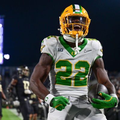 Undefeated Oregon moves to No. 1 in the week 9 national college football rankings