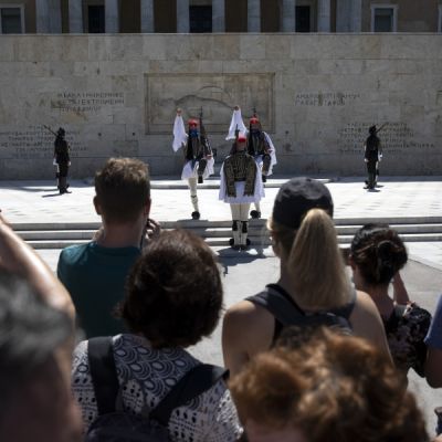 Eastern and Northern Europe Emerge as Steady Contributors to Greece’s Tourism Income – Dnews