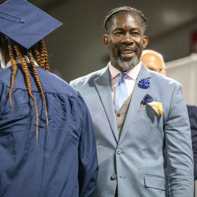 Des Moines School Board places Superintendent Ian Roberts on unpaid leave