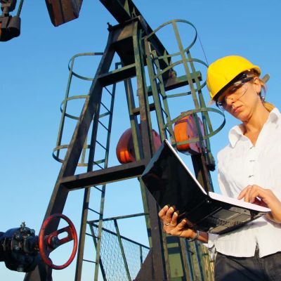 Meet the Surprising Oil Stock Lawmakers Couldn’t Stop Buying in 2023 (Hint: It’s Not Chevron or ExxonMobil)