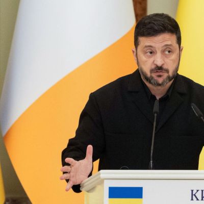 Zelenskyy in UK for first meeting with Burnham