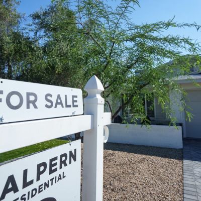 New housing law aims to cut red tape and lower costs for Arizona homebuyers