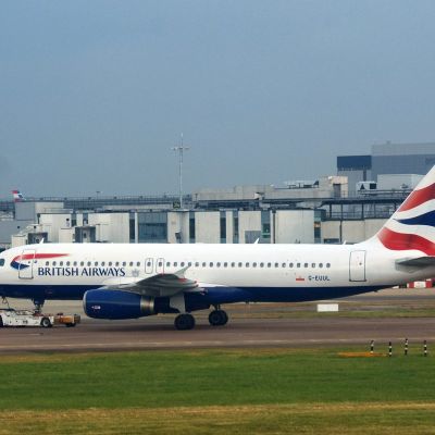 BA parent company IAG suffers 35% drop in profits after fuel cost hit