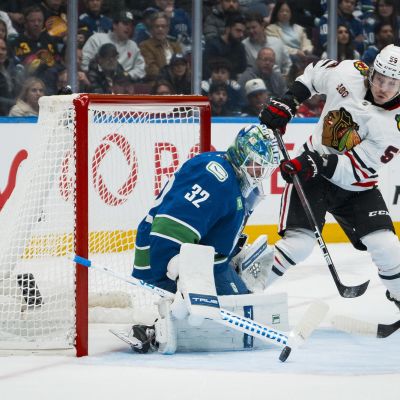 Tyler Bertuzzi’s Hat Trick Lifts Blackhawks To First Win Of Road Trip