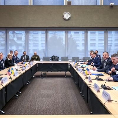 Diplomatic push: US and Ukraine explore peace options in Geneva as EU proposes alternative plan