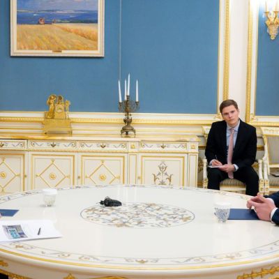 Ukraine and Europe race to counter US peace plan as Kyiv and Washington launch new talks