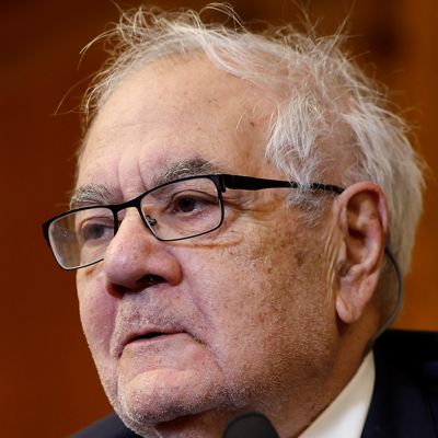 Barney Frank, Trailblazing Gay Politician, Dead at 86