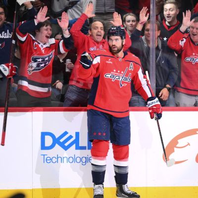 Capitals Beat Penguins, 5-3, in Home Opener