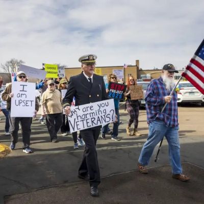 Veterans rally in front of Minnesota Republican Party office in Edina