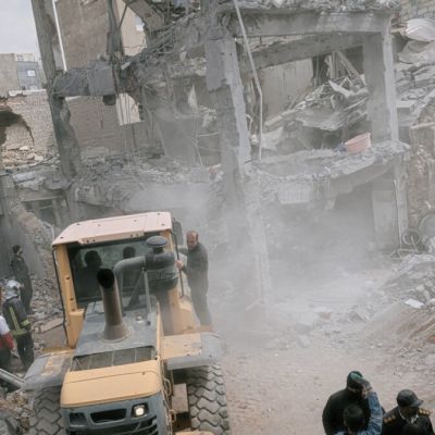 Pakistan delivers US ceasefire proposal to Iran as troop deployments loom