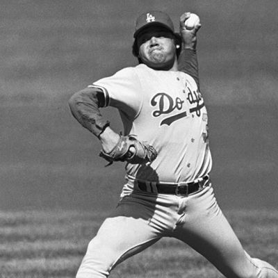 Legendary Dodgers pitcher Fernando Valenzuela dies at age 63