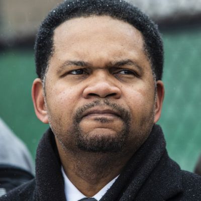 In the race for Aurora mayor, Ald. John Laesch defeats incumbent Richard Irvin