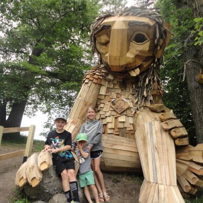 Troll stroll brings thousands of visitors from all over the county to Detroit Lakes area