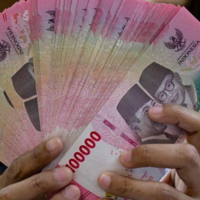 Indonesian rupiah falls to record low against US dollar | New Straits Times