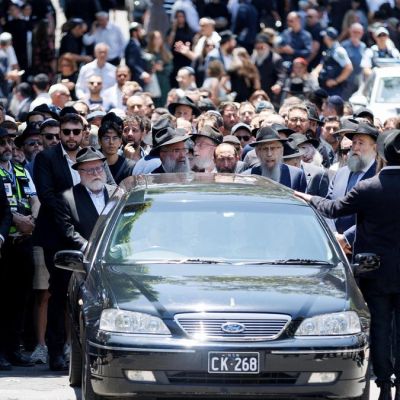 Sydney MP Allegra Spender heckled at emotional Bondi funeral