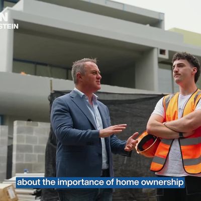 Uproar as real identity of ‘fake tradie’ in political ad unmasked