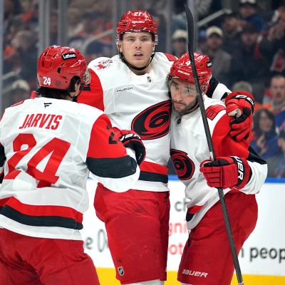 Hurricanes pull away late defeating Oilers 6-3