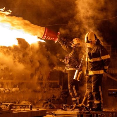 Russia attacks Ukraine ahead of second day of peace talks with US