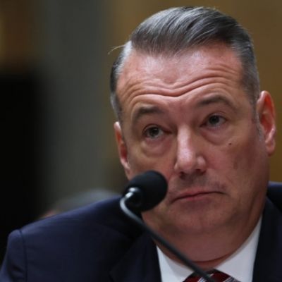 Trump Immigration Enforcer Todd Lyons to Resign in May | THE DAILY TRIBUNE | KINGDOM OF BAHRAIN