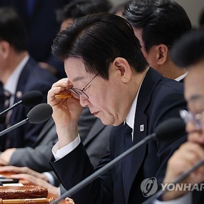 (LEAD) S. Korea could launch homegrown nuclear-powered submarine in mid-to-late 2030s: defense ministry | Yonhap News Agency