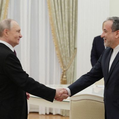 Iran’s Foreign Minister arrives in Russia to meet President Putin | Al Bawaba