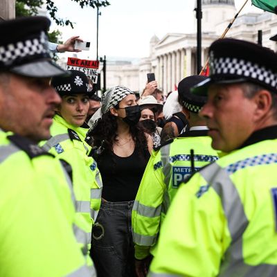 Two men charged in UK on suspicion of spying on Jewish sites for Iran