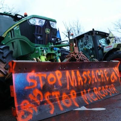 Watch: French farmers drive tractors into Paris to protest EUâ€”Mercosur trade deal