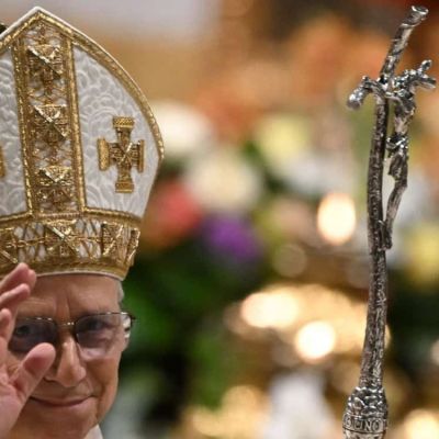 Pope marks first Easter under cloud of Mideast war | The Witness