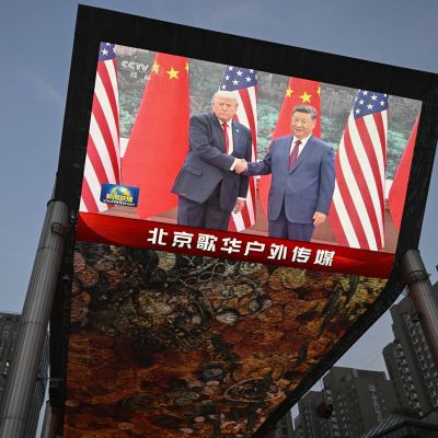 Trump hails Xi talks at grand Beijing banquet