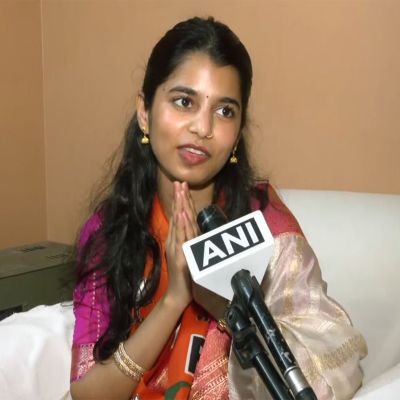 “Here to serve society”: Folk singer Maithili Thakur after joining BJP ahead of Bihar polls