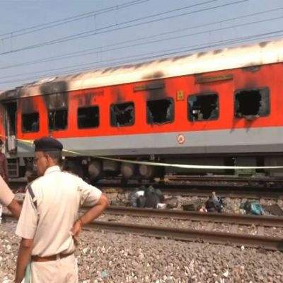 India News | Passengers Were Rescued: Official After Fire Broke out on Amritsar-Saharsa Express Coach in Punjab’s Sirhind | LatestLY