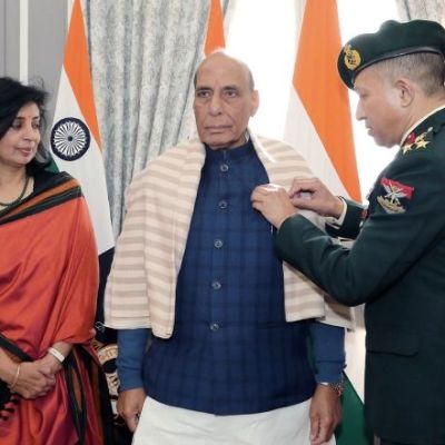 India News | Rajnath Singh Extends Greetings on Armed Forces Flag Day; Urges People to Donate to AFFD Fund | LatestLY