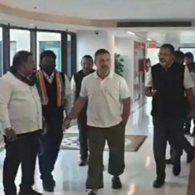 India News | Rahul Gandhi Chairs Review Meeting of Lok Sabha MPs from Congress | LatestLY