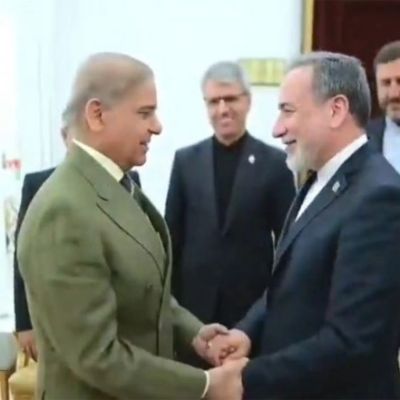 World News | Islamabad: Pak's Sharif Holds Talks with Iranian FM Araghchi as Pakistan's Bid to Host 2nd US-Iran Dialogue Crumbles | LatestLY Img