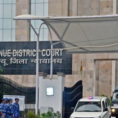India News | NEET-UG 2026 Paper Leak: Delhi Court Sends Manisha Mandhare to 14 Days CBI Custody, Accused Allegedly Sold Questions for Money | LatestLY