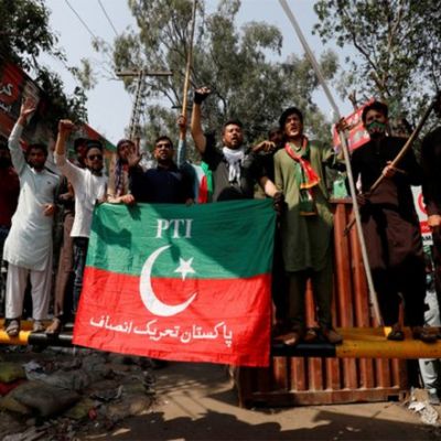 World News | Pakistan Tehreek-e-Insaf Threatens to Halt Khyber Pakhtunkhwa Budget over Lack of Access to Jailed Imran Khan