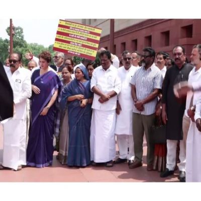 India News | Opposition Resumes Parliament Protest, Demands Amit Shah’s Reply on Alleged Police Action Against Students
