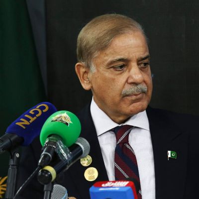 Pakistan’s PM speaks on phone with Iranian president ahead of Islamabad peace talks