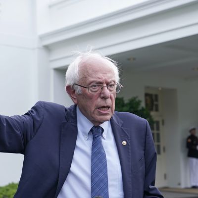 'Stand Tall': Bernie Sanders Warns CBS Caving to Trump Would Undermine First Amendment