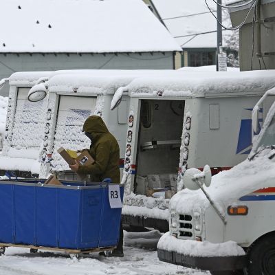 Blizzard ammo for critics of USPS plan to downsize Reno mail hub