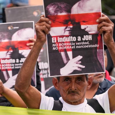 Honduran AG issues international arrest warrant for former president