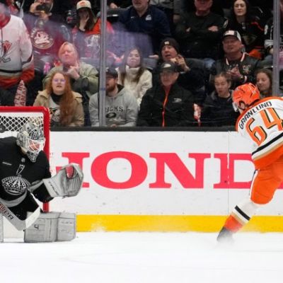 Ducks edge Kings in OT, complete weekend sweep