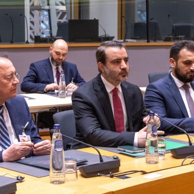 Syria says talks with Israel on security deal frozen, but should resume soon