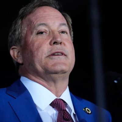 Texas judge strikes down drag show ban citing first amendment
