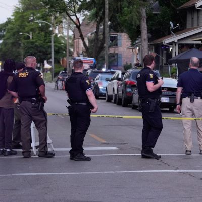 Police searching for suspects who shot 12 at Ohio festival