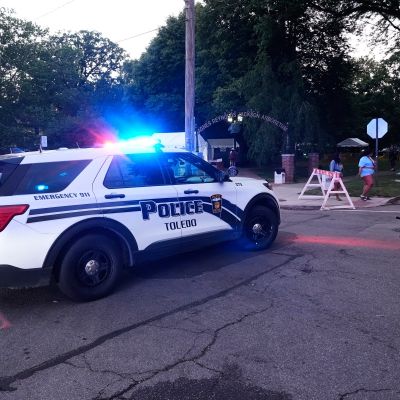 Police hunt suspects after 12 shot near Toledo festival