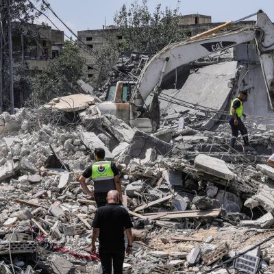 Why has Israel escalated attacks in southern Lebanon despite ceasefire?