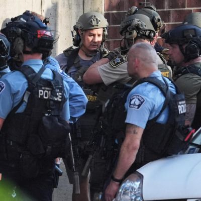 Minneapolis apartment shooting leaves one dead, six injured