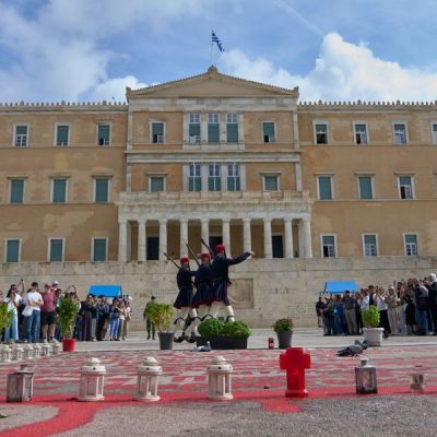 War memorial rules divide Parliament | eKathimerini.com